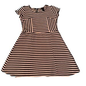 Forever 21 girls pink & black striped dresss with back keyhole closure size 7/8
